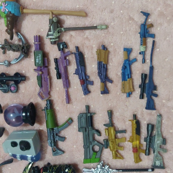 Fortnight Figure And Weapons - Picture 7 of 11